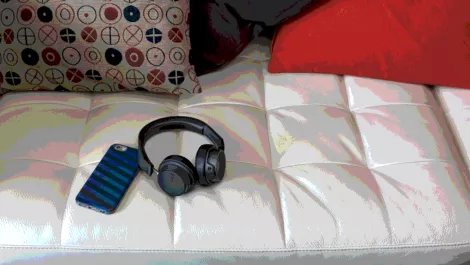 Plantronics unveils affordable wireless headphones with whopping 18 hrs battery