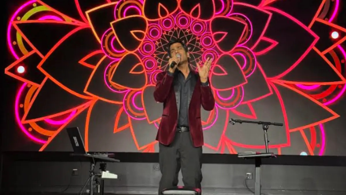 Vivek Agrawal launches Hindi album in virtual Oasis